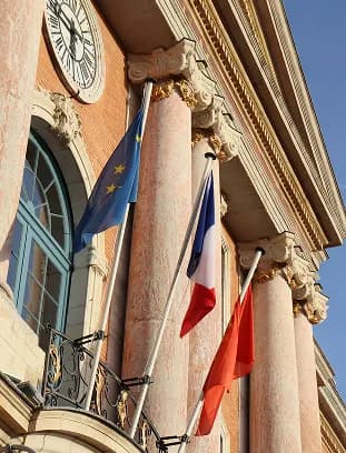 Transformez gratuitement un terrain de tennis en terrains de Padel