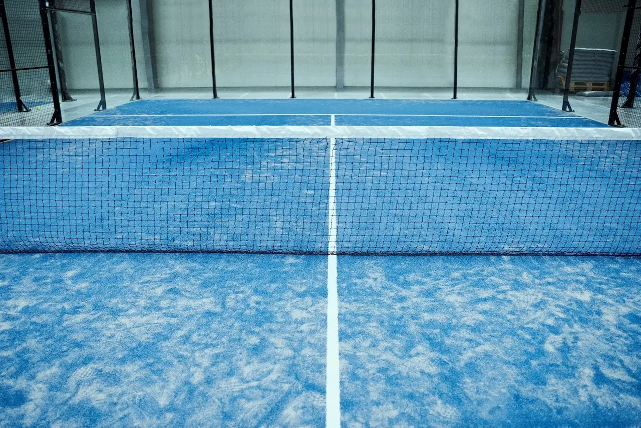 terrain padel bleu